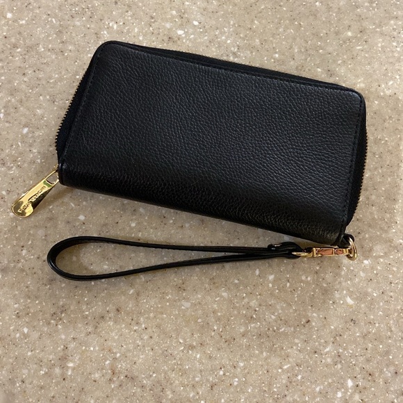 Michael Kors Jet Set Multifunction Phone Wristlet Pebbled Leather - Picture 3 of 5